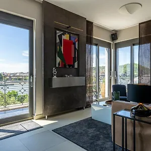 130-m2-apt-with-fantastic-view-to-river-danube.inbudapesthotels.com/